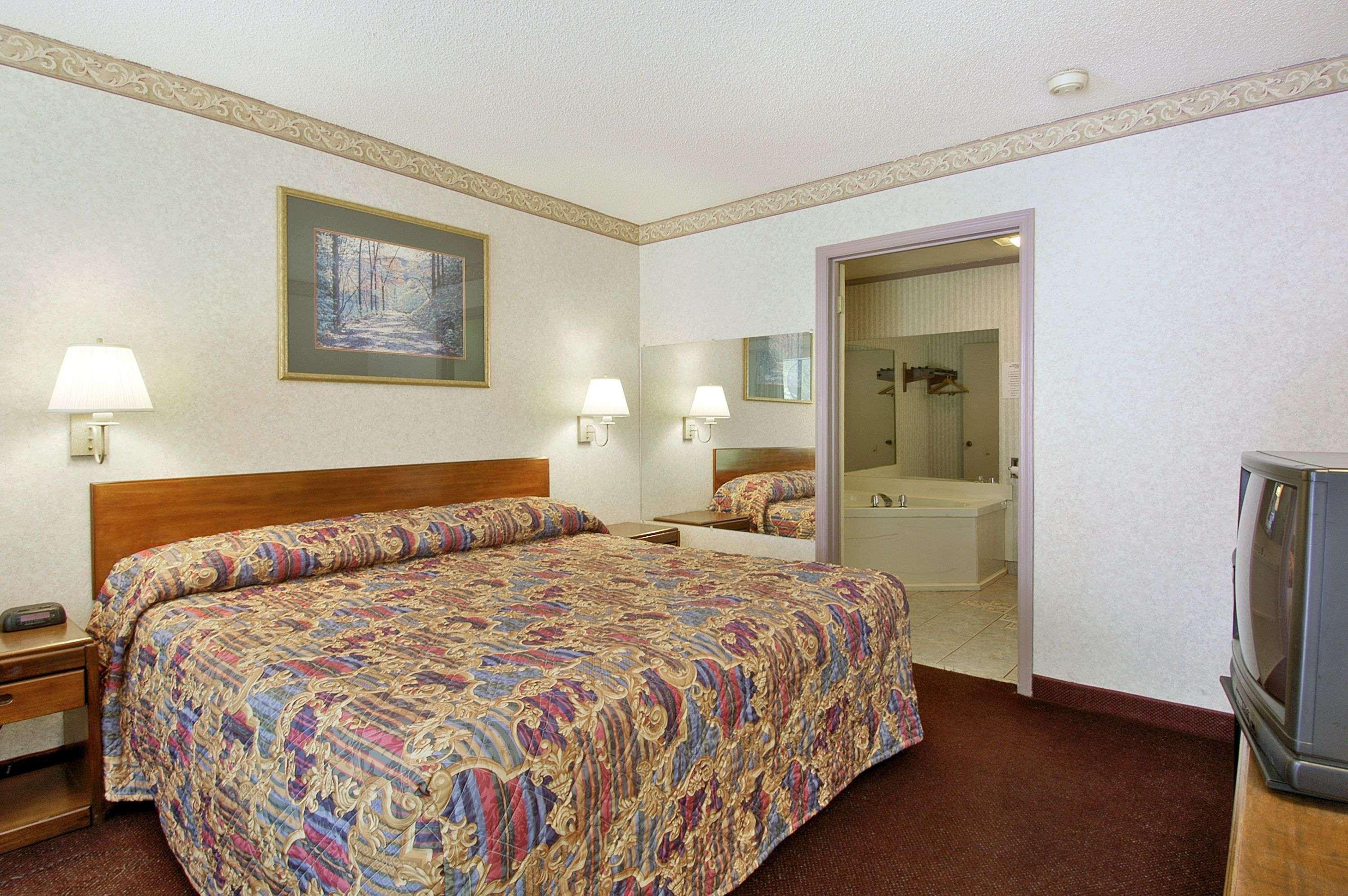 Days Inn By Wyndham Cartersville Exterior photo